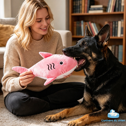 Peluche requin rose avec logo